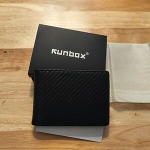Runbox Black Wallet
